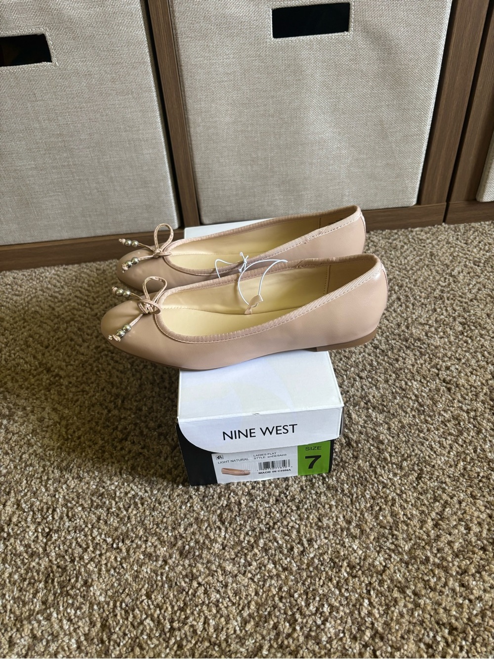 Nine West Size 7 Tan Bow Ballet Flats
